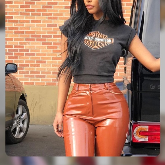 Meet your Posher, Daniella - Picture 1 of 1